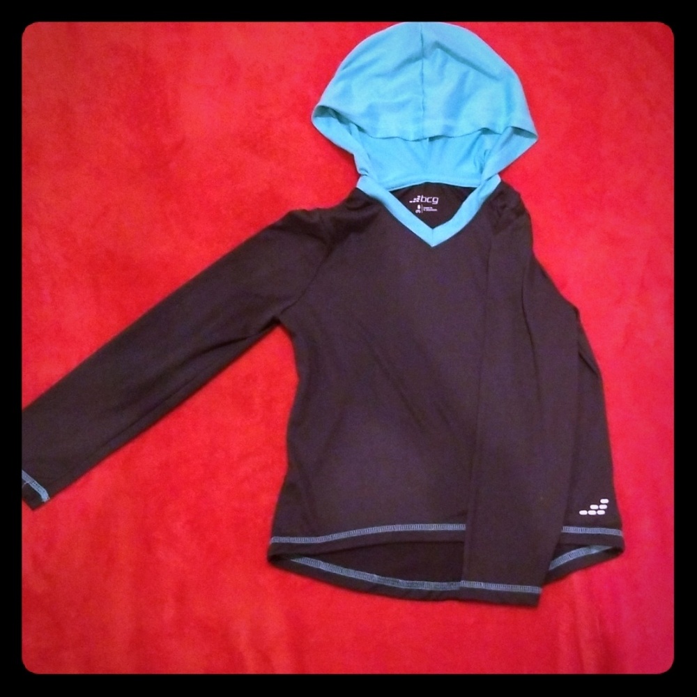 Girls hooded workout shirt
